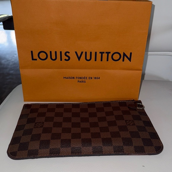 Louis Vuitton Damier Ebene Wristlet authentic - Picture 2 of 12